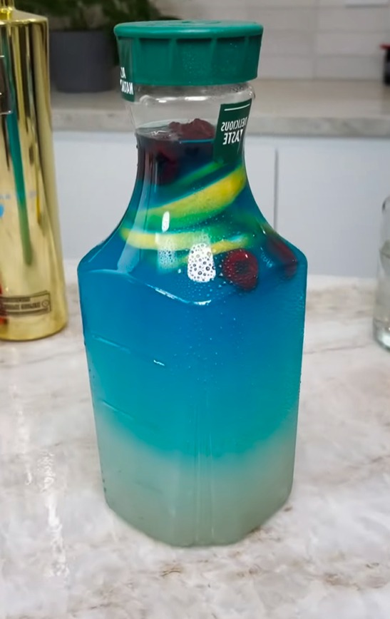 Blue raspberry lemonade - Blue raspberry lemonade recipe photo