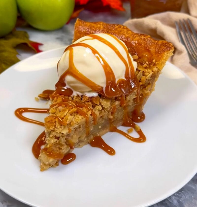 Caramel apple pie