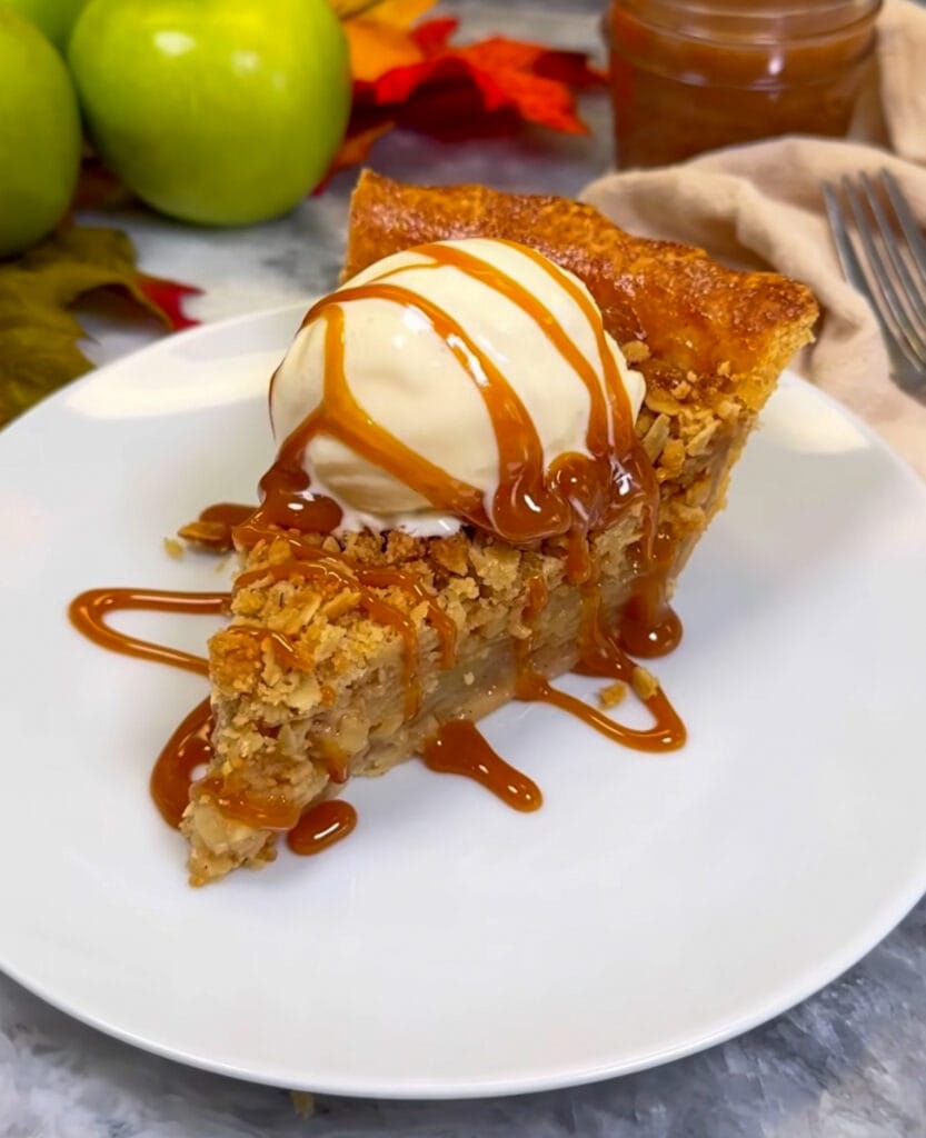 Caramel apple pie
