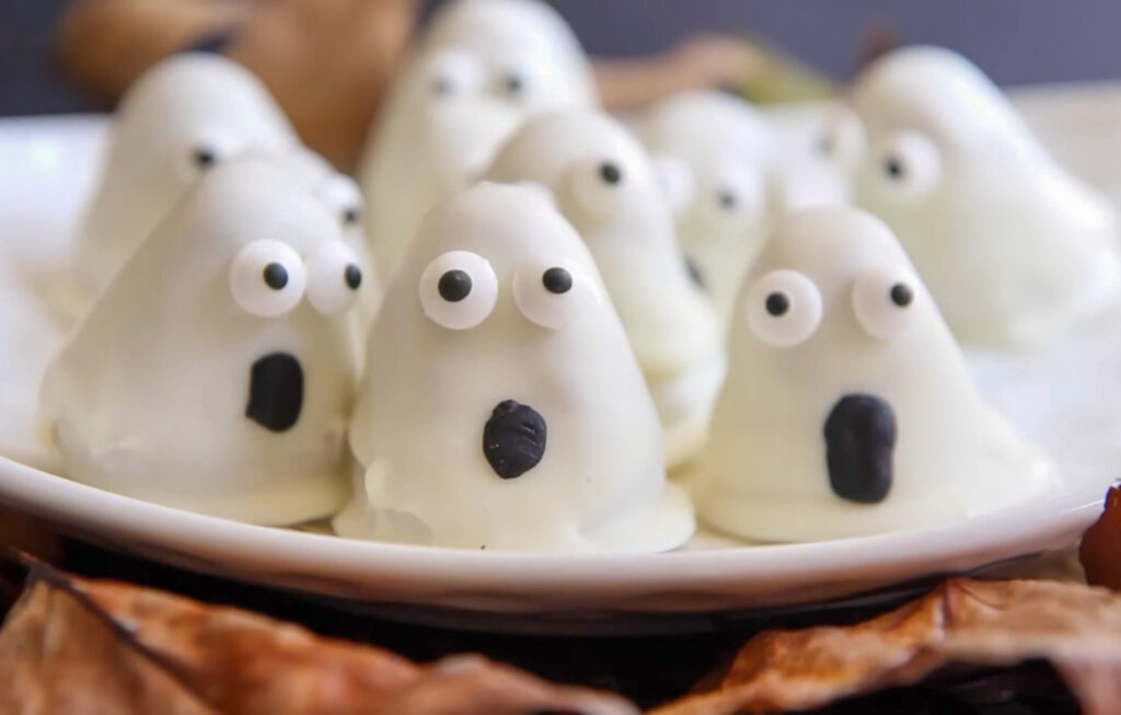 Ghost oreo cookies