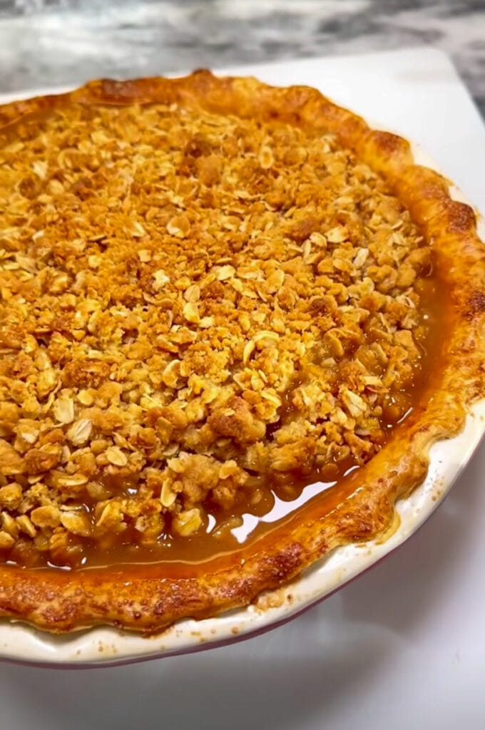 Caramel apple pie