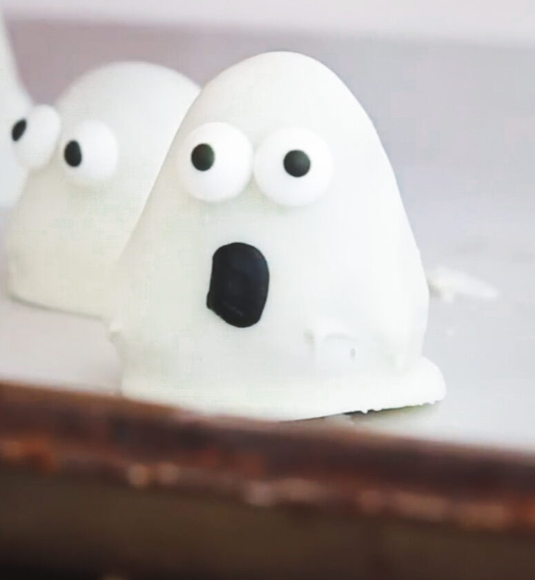 Halloween oreo balls