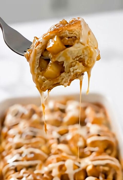 Cinnamon roll Apple lasagna