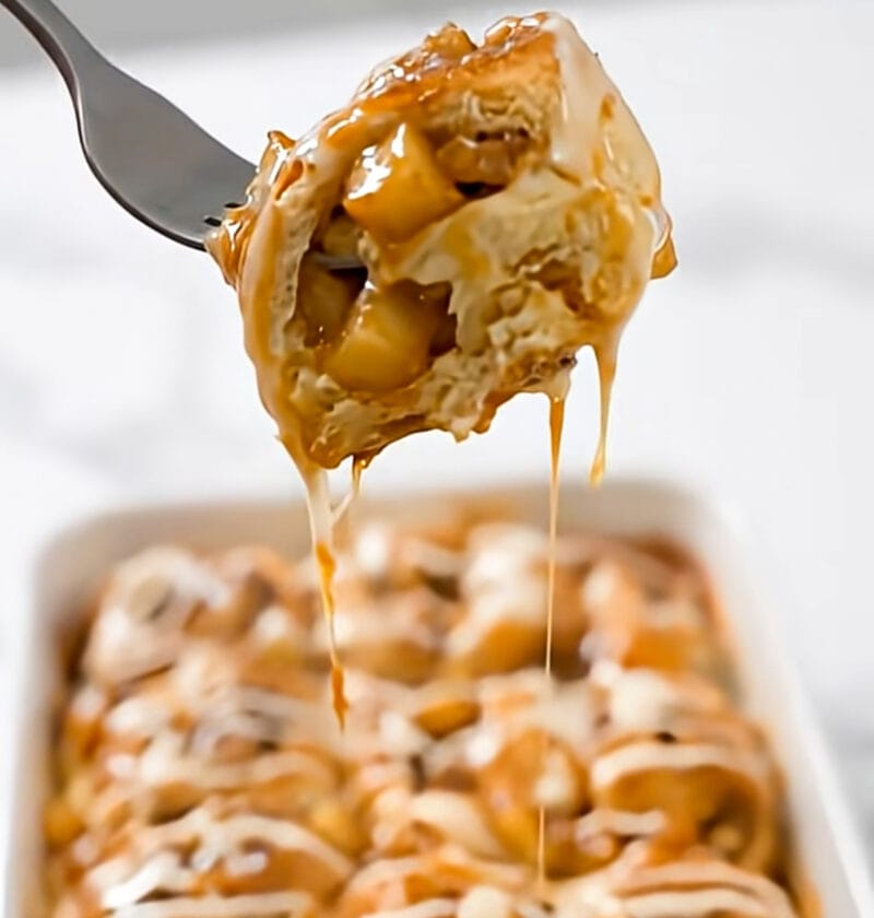 Cinnamon roll Apple lasagna