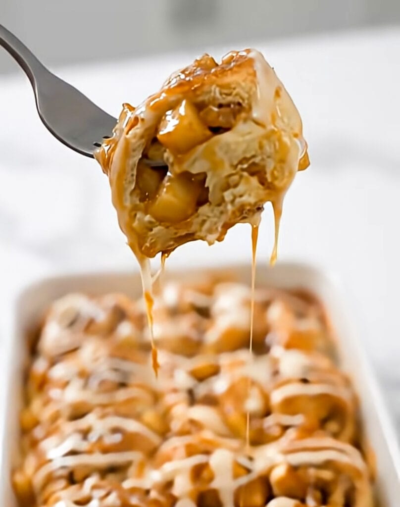 Cinnamon roll Apple lasagna