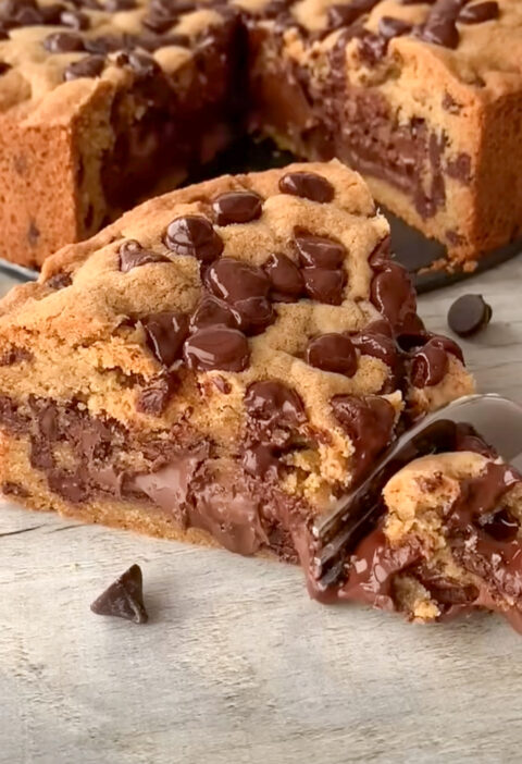 Nutella cookies pie slice