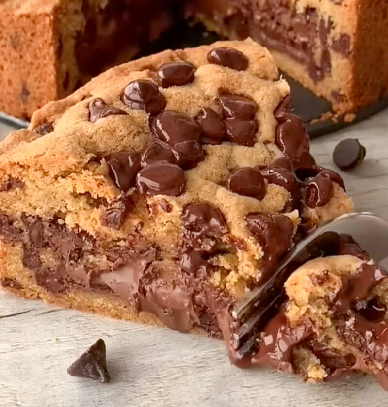 Nutella cookies pie slice