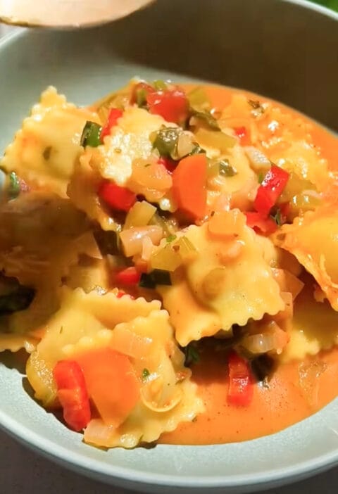 Creamy ravioli soup